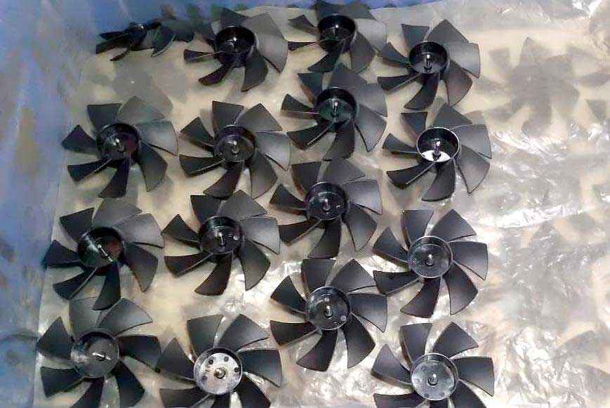 Fan Blades with Insert Moulding Produced by ChenHsong EM150-SVP/3 Injection Molding Machine Massively